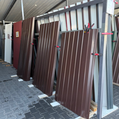 Профлист Економний універсальний 1.5/1.7/2 м 0.2 мм Ral 8017 коричневий ПК 9 мм глянцевий